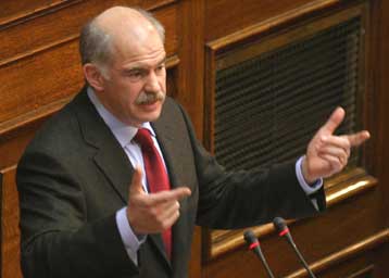 Πυρά από την αντιπολίτευση κατά της συνέντευξης για τις προσλήψεις στο Δημόσιο