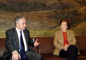 Στην πρόεδρο της Βουλής αντιπροσωπεία του ΣΥΝ με θέμα το Ευρωσύνταγμα