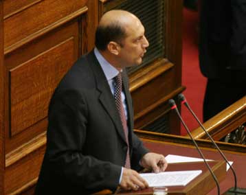 Μίνι «ανταρσία» στη ΝΔ για την προσωπική συνέντευξη που συνοδεύει τις προσλήψεις