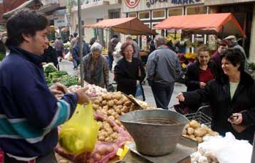 Ανατιμήσεις σε καύσιμα και οπωροκηπευτικά με πρόσχημα την κακοκαιρία