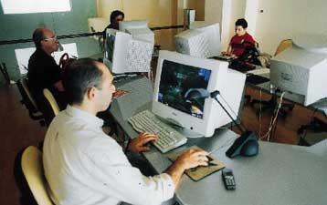 Υστερεί έναντι των ΗΠΑ η ΕΕ στην εξάπλωση του ηλεκτρονικού εμπορίου