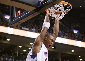 Οι Τορόντο Ράπτορς νίκησαν με 103-100 την Ουάσινγκτον