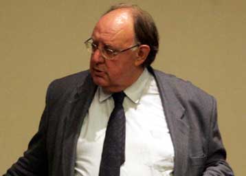 Βολές Πάγκαλου κατά της κυβέρνησης, αλλά και του ΠΑΣΟΚ για παραλείψεις