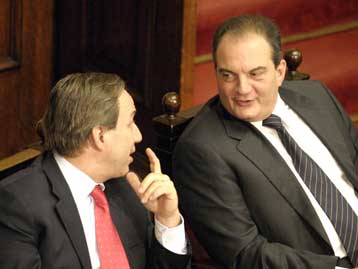 Σφιχτή εισοδηματική πολιτική ανακοινώνει η κυβέρνηση τις επόμενες ημέρες