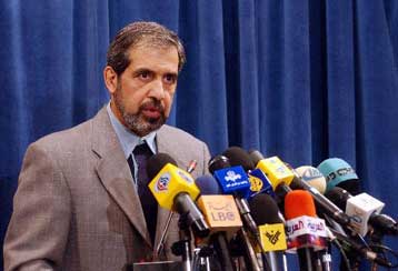 Απειλεί το Ιράν για το πυρηνικό του πρόγραμμα, ενώ οι ΗΠΑ προκρίνουν τη διπλωματία