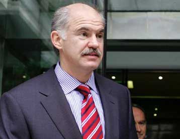 Διάλογο για τις σχέσεις Εκκλησίας-Πολιτείας ζητεί ο Γ.Παπανδρέου