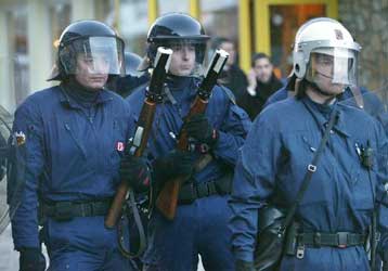 «Ένας ή δύο όμηροι» σε κατάληψη του ισπανικού προξενείου στη Βέρνη