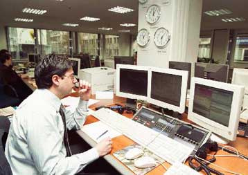 Δαπάνες 31,6 δισ. ευρώ για τοκοχρεολύσια το 2005