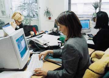 «Χαμένη χρονιά» το 2004 για την Κοινωνία της Πληροφορίας, λέει το ΠΑΣΟΚ