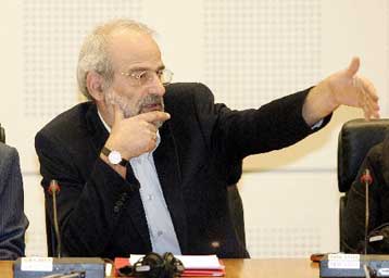 Εσωκομματικό «δημοψήφισμα» στον Συνασπισμό για το Ευρωσύνταγμα