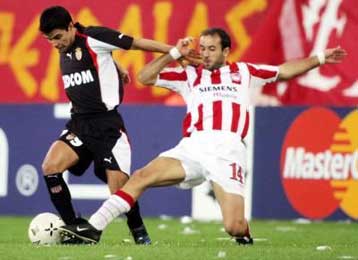 Ξανά στις προπονήσεις ο Μαυρογενίδης-Ανανεώθηκε αυτομάτως το συμβόλαιο του Σούρερ