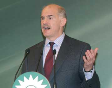 Με «πυρά» κατά της ΝΔ σφράγισε ο Γ.Παπανδρέου τον ένα χρόνο στην ηγεσία του ΠΑΣΟΚ