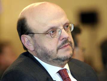 Δεν τίθεται θέμα διαχωρισμού Κράτους – Εκκλησίας δηλώνει η κυβέρνηση