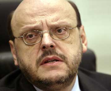 Διάλογος για την αποκατάσταση της εμπιστοσύνης στους δημοσιογράφους, λέει η κυβέρνηση