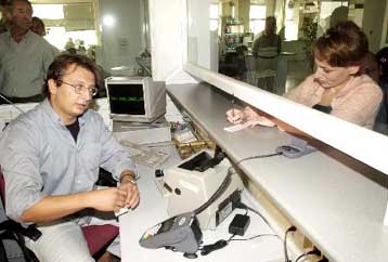 Ανησυχία για τα δημόσια έσοδα στο οικονομικό επιτελείο