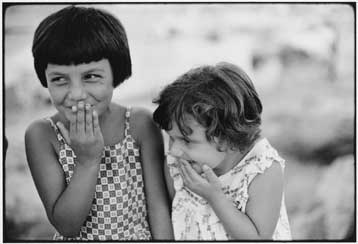 Η Ελλάδα της δεκαετίας του 50 μέσα από το φακό του Ρόμπερτ Μακ Κέιμπ