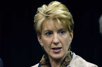 Απομακρύνεται από τη Hewlett-Packard η «σιδηρά κυρία» Κάρλι Φιορίνα