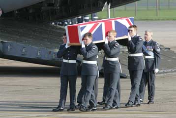 Για σαμποτάζ στο βρετανικό C-130, που συνετρίβη στο Ιράκ, κάνει λόγο η Sun