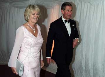 Εις σάρκα μίαν επιτέλους ο πρίγκιπας Κάρολος με τη σύντροφό του Καμίλα