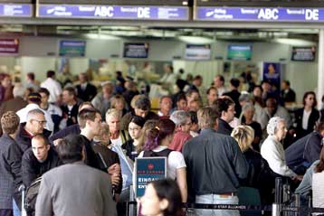 Δεκτό από το υπουργείο Οικονομικών ένα βασικό αίτημα των ταξιδιωτικών πρακτορείων