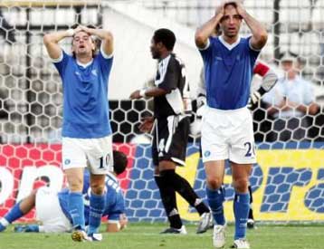 Στο βάθος του πάγκου αναζητεί τις λύσεις στα προβλήματα του Ηρακλή ο Κωφίδης