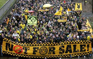 Πέρασε στην πρώτη θέση η Σάλκε, περιμένοντας την Μπάγερν