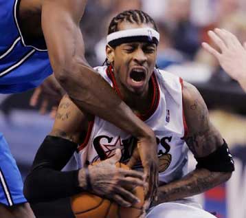 Απίστευτο ρεκόρ πόντων από τον Αϊβερσον που πέτυχε 60 κόντρα στους Μάτζικ