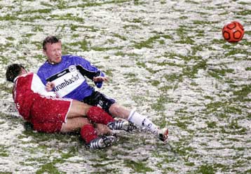 «Βόμβα» της Αρμίνια στην Γερμανία, 3-1 την Μπάγερν και ανέβασε την Σάλκε στο ρετιρέ