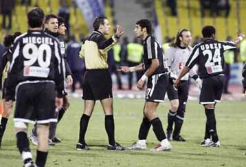 Τη διαγραφή του Σπυρόπουλου από τους πίνακες διαιτησίας ζητά ο ΠΑΟΚ