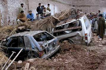 Στους 350 εκτινάχθηκε ο αριθμός των νεκρών από τη σφοδρή κακοκαιρία στο Πακιστάν