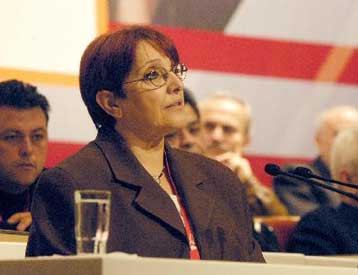 Προσπάθεια να «κουκουλωθεί» η κρίση στην Εκκλησία, καταγγέλλει το ΚΚΕ