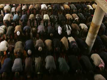 Τουλάχιστον 59 νεκροί από πυρκαγιά σε τέμενος στο Ιράν