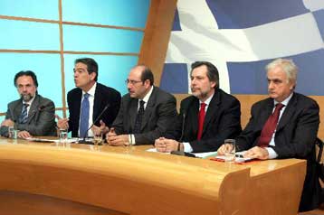 Νέα αντιπαράθεση ΠΑΣΟΚ – Κεφαλογιάννη για τα προβλήματα της ακτοπλοΐας