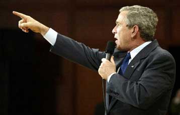 Πρόσθετα κονδύλια 82 δισ. δολαρίων για Ιράκ-Αφγανιστάν αναζητά ο Μπους