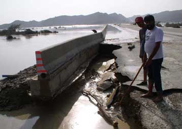 Τους 500 έφτασαν οι νεκροί από τις βροχές και τις πλημμύρες στο Πακιστάν