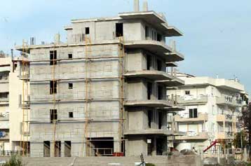 Υποχώρησε η οικοδομική δραστηριότητα στο 11μηνο του 2004