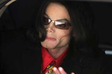 Με την επιλογή ενόρκων συνεχίστηκε τη Δευτέρα η δίκη του Μάικλ Τζάκσον