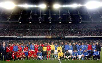 Οι φίλοι του Ροναλντίνιο νίκησαν 6-3 την παρέα του Σεφτσένκο σε έναν αγώνα ανθρωπιάς