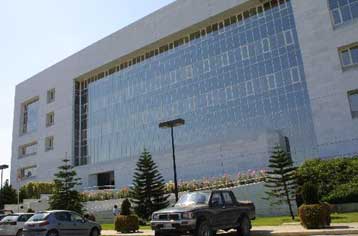 Τριγμούς στην κυπριακή «Ελληνική Τράπεζα» προκαλούν οι χορηγήσεις δανείων στην Ελλάδα