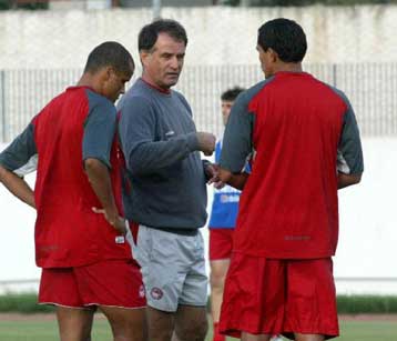 «Δεν φοβάμαι τη Σοσό, πιστεύω στον Ολυμπιακό» δηλώνει ο Ντ. Μπάγεβιτς