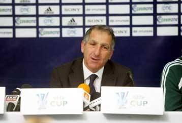 Έπρεπε να παραμείνεις στον πάγκο του Παναθηναϊκού, είπε ο Δεληκάρης στον Φυλακούρη