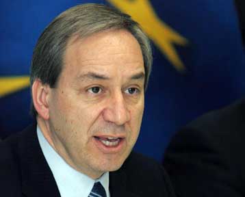 Τρία σενάρια για την οικονομία το 2005 στο αναθεωρημένο Πρόγραμμα Σταθερότητας