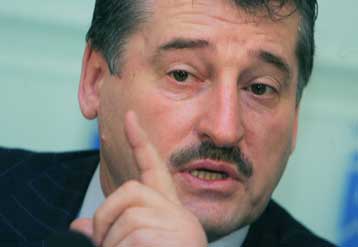 Μείωση των ρωσικών δυνάμεων στην Τσετσενία έως το τέλος του έτους προβλέπει ο Αλχάνοφ