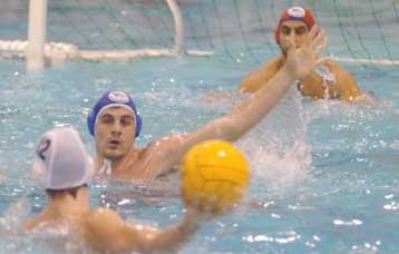 Ο Εθνικός 10-7 τον Παναθηναϊκό και εξακολουθεί να οδηγεί την… κούρσα