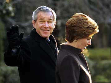 Επί ευρωπαϊκού εδάφους ο Μπους για τη γεφύρωση του διατλαντικού χάσματος