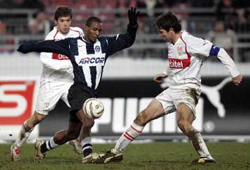 Παρέμεινε χέρι χέρι με τη Μπάγερν η Σάλκε, μετά το 3-1 επί της Γκλάντμπαχ