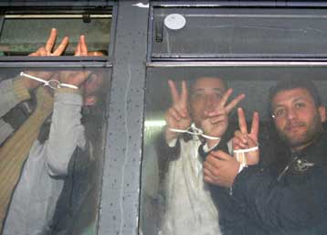 Αρχισε η απελευθέρωση των Παλαιστίνιων κρατούμενων από φυλακές του Ισραήλ