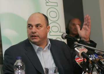 Δεν αλλάζει χέρια μέχρι τον Μάιο ο Πανιώνιος, τρεις ενδιαφερόμενοι για την αγορά του