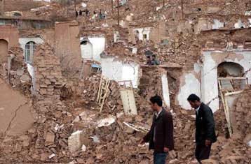 Τουλάχιστον 500 νεκροί από σεισμό 6,4 Ρίχτερ στο βορειοανατολικό Ιράν