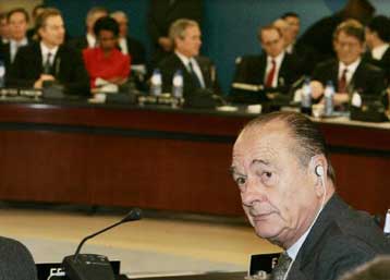 Αποφασισμένη η ΕΕ για άρση του εμπάργκο όπλων στην Κίνα παρά τις ανησυχίες Μπους